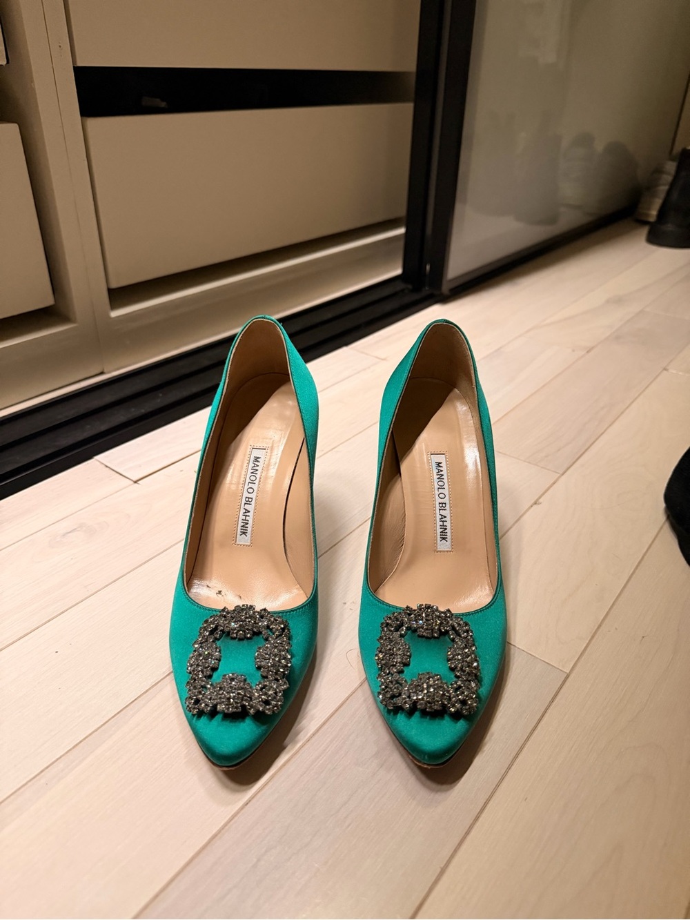 Manolo Blahnik Hangisi